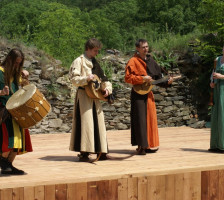 Hudci Okoř